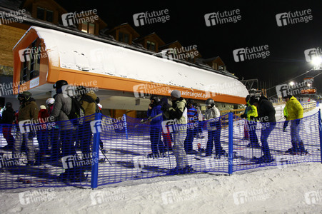 Riesenandrang auf Skipisten vor hartem Lockdown in Polen