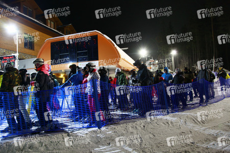 Riesenandrang auf Skipisten vor hartem Lockdown in Polen