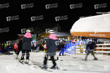 Riesenandrang auf Skipisten vor hartem Lockdown in Polen