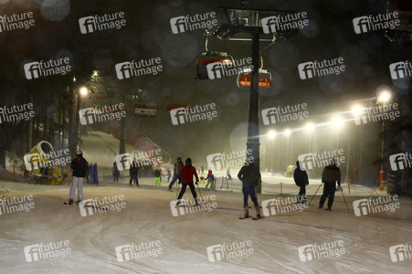 Riesenandrang auf Skipisten vor hartem Lockdown in Polen