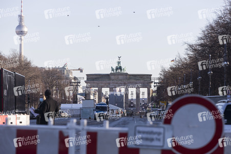 Vorbereitungen zur Silvesterfeier am Brandenburger Tor in Berlin
