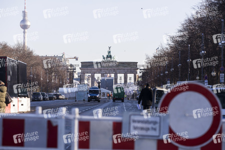 Vorbereitungen zur Silvesterfeier am Brandenburger Tor in Berlin