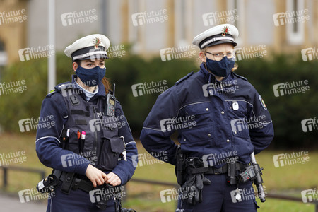 Pressestatement mit Armin Laschet vor dem Universitätsklinikum in Düsseldorf