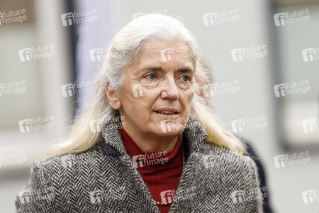 Pressestatement mit Armin Laschet vor dem Universitätsklinikum in Düsseldorf