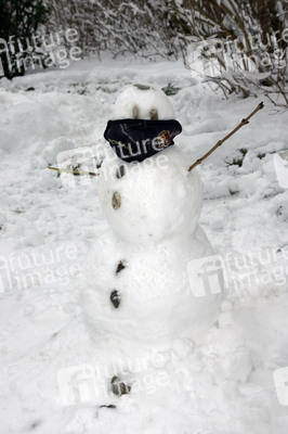 Schneemann mit Mundschutz in München