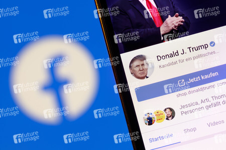 Symbolfoto Trump auf Facebook