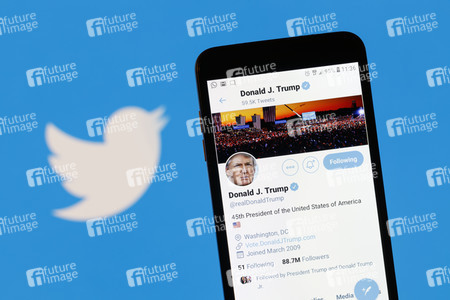 Symbolfoto Trump auf Twitter