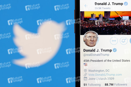 Symbolfoto Trump auf Twitter