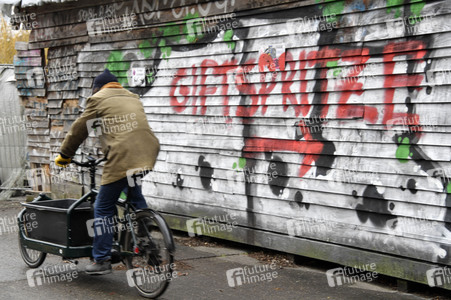Graffiti zur Corona-Impfung in Berlin