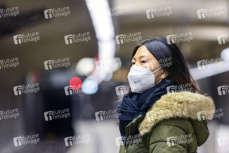 Symbolfoto FFP2-Maskenpflicht auf Bahnhöfen
