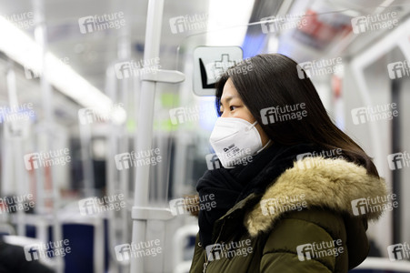 Symbolfoto FFP2-Maskenpflicht auf Bahnhöfen