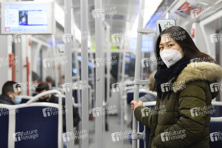 Symbolfoto FFP2-Maskenpflicht auf Bahnhöfen