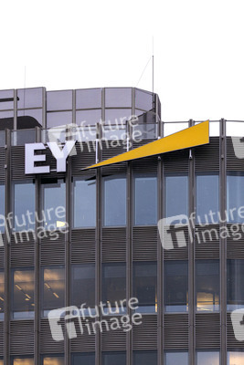 Symbolfoto Ernst & Young