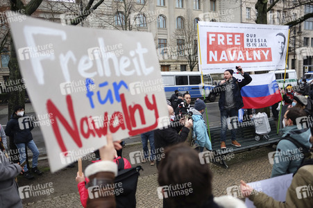 Demonstration für die Freilassung Alexej Nawalnys in Berlin