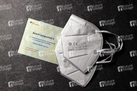Symbolfoto Berechtigungsschein für FFP2-Masken