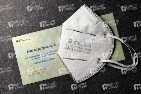 Symbolfoto Berechtigungsschein für FFP2-Masken