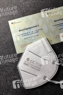 Symbolfoto Berechtigungsschein für FFP2-Masken