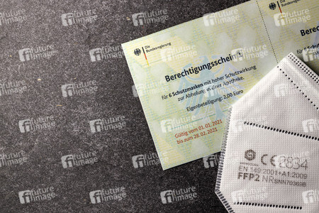 Symbolfoto Berechtigungsschein für FFP2-Masken