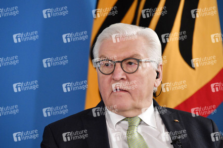 Bundespräsident Steinmeier im Gespräch mit Studenten in Berlin