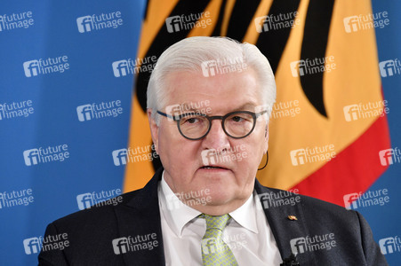 Bundespräsident Steinmeier im Gespräch mit Studenten in Berlin