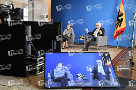 Bundespräsident Steinmeier im Gespräch mit Studenten in Berlin