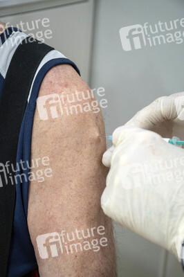 Corona-Impfzentrum in den Messehallen Hamburg