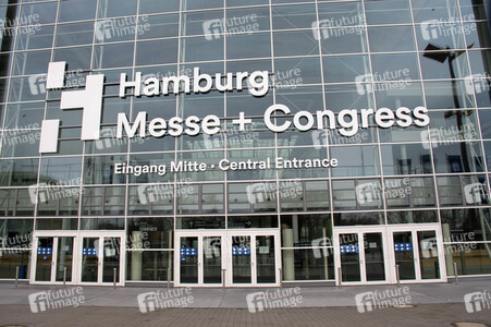 Corona-Impfzentrum in den Messehallen Hamburg