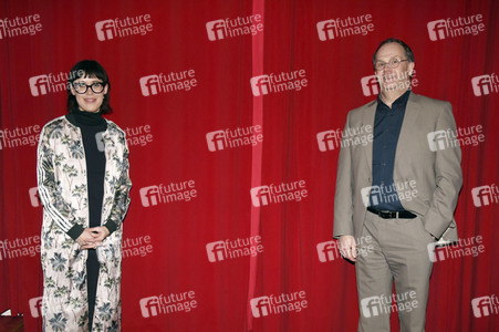 Digitales Kabarett mit Eva Karl-Faltermeier in Haar