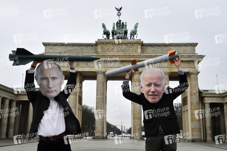 Fotoaktion 'New START-Verlängerung' in Berlin