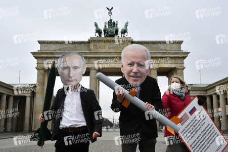 Fotoaktion 'New START-Verlängerung' in Berlin