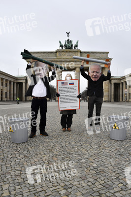 Fotoaktion 'New START-Verlängerung' in Berlin