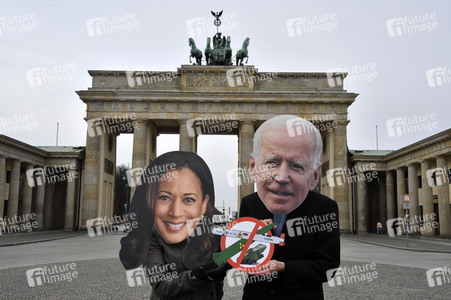 Fotoaktion 'New START-Verlängerung' in Berlin