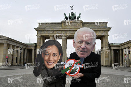 Fotoaktion 'New START-Verlängerung' in Berlin