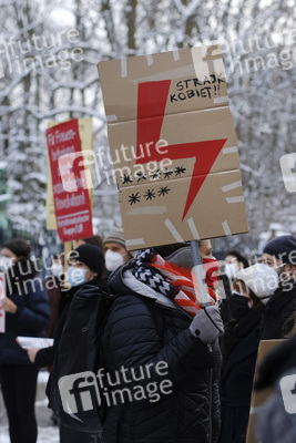 Demonstration gegen das polnische Abtreibungsgesetz in Berlin