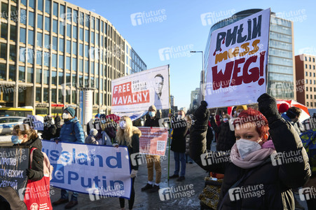 Demonstration für die Freilassung von Nawalny und gegen Putin in Berlin