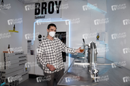 Deutschlands erste Bier-Selbstzapf-Anlage in München