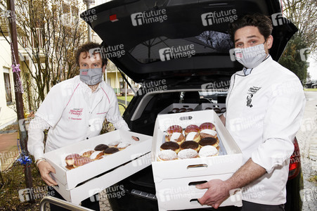 Aktion 'Fasching in der Schachtel' in München