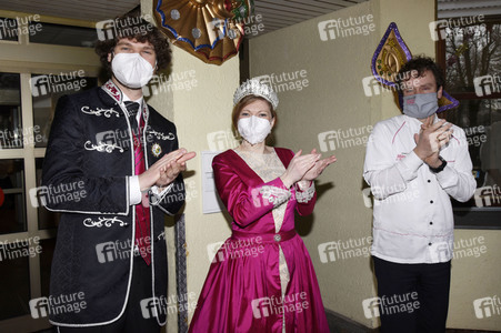 Aktion 'Fasching in der Schachtel' in München