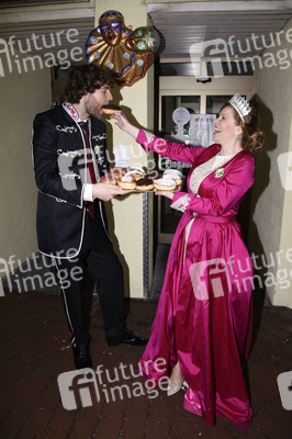 Aktion 'Fasching in der Schachtel' in München