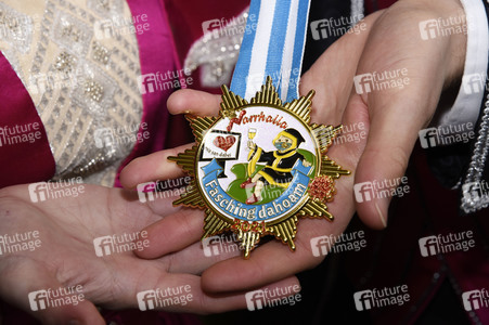 Aktion 'Fasching in der Schachtel' in München