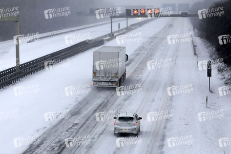 Wintereinbruch in Niedersachsen bei Langenhagen