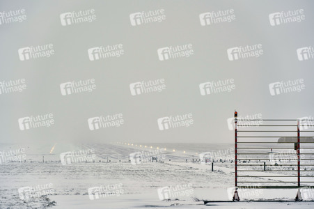 Wintereinbruch am Flughafen in Hannover