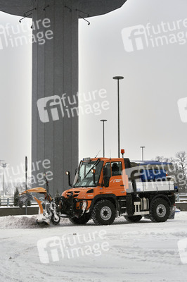 Wintereinbruch am Flughafen in Hannover