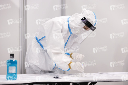 Eröffnung des Impfzentrums in der Koelnmesse in Köln