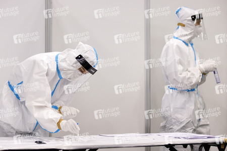 Eröffnung des Impfzentrums in der Koelnmesse in Köln