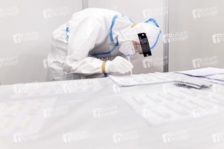 Eröffnung des Impfzentrums in der Koelnmesse in Köln