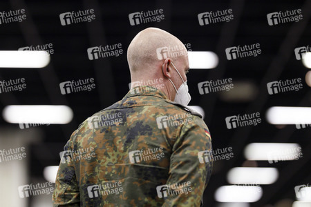 Eröffnung des Impfzentrums in der Koelnmesse in Köln