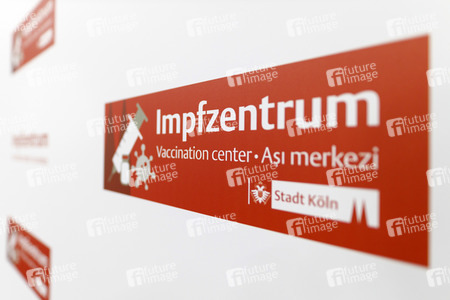 Eröffnung des Impfzentrums in der Koelnmesse in Köln
