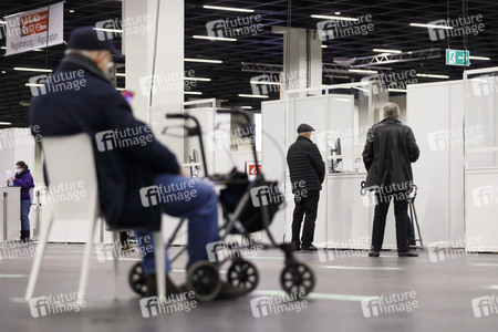 Eröffnung des Impfzentrums in der Koelnmesse in Köln