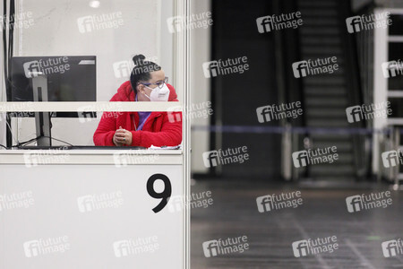 Eröffnung des Impfzentrums in der Koelnmesse in Köln